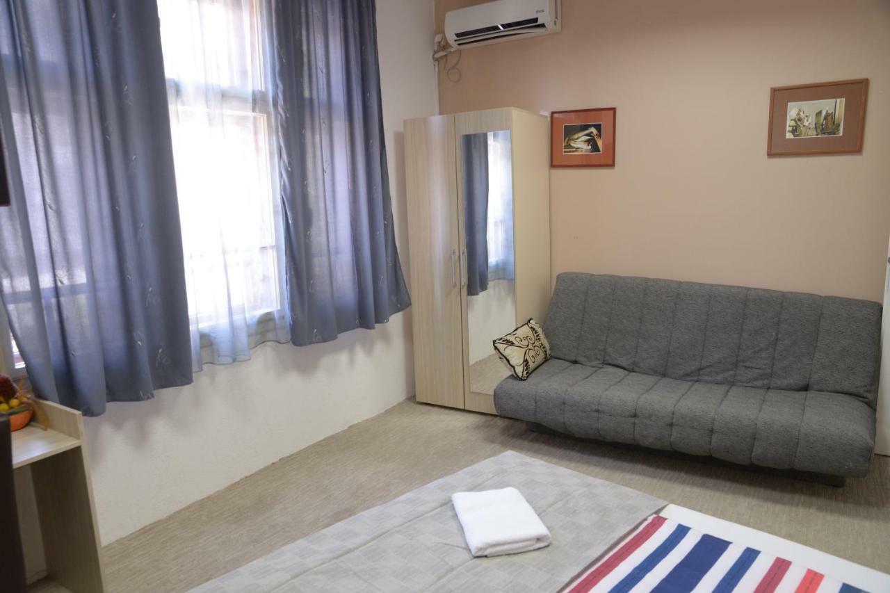 Guest House Golden Coin Ниш Екстер'єр фото