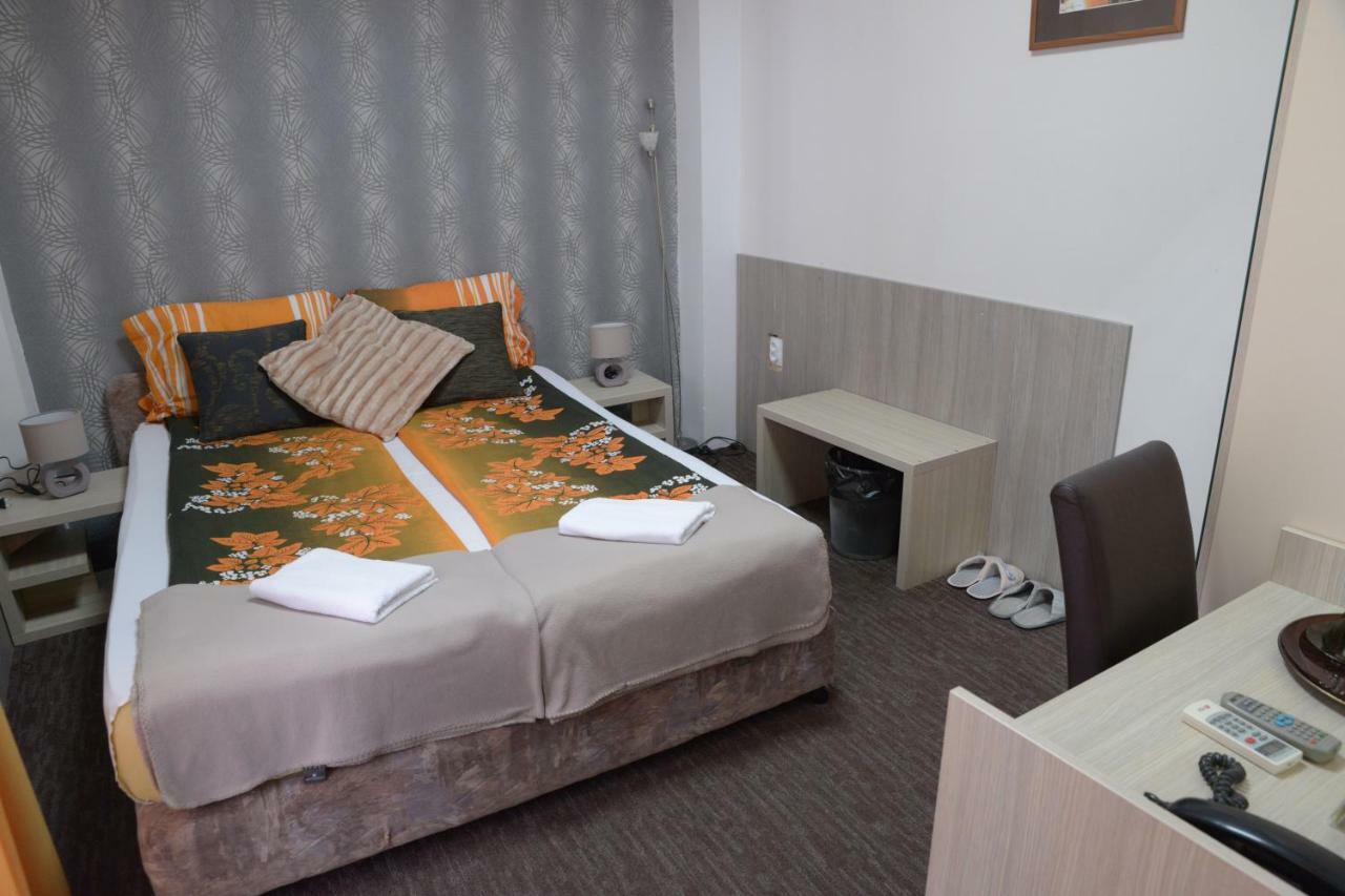 Guest House Golden Coin Ниш Екстер'єр фото
