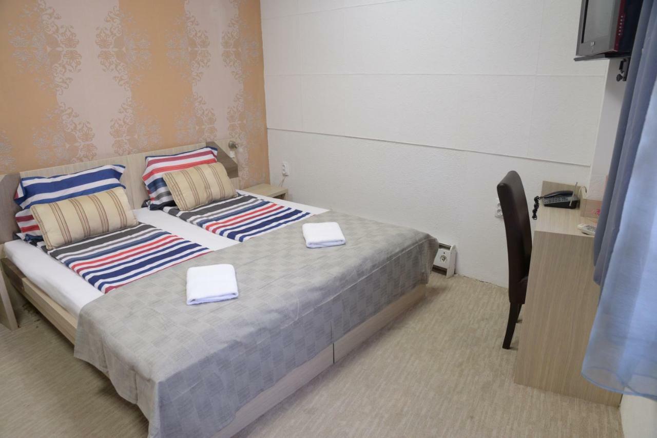 Guest House Golden Coin Ниш Екстер'єр фото