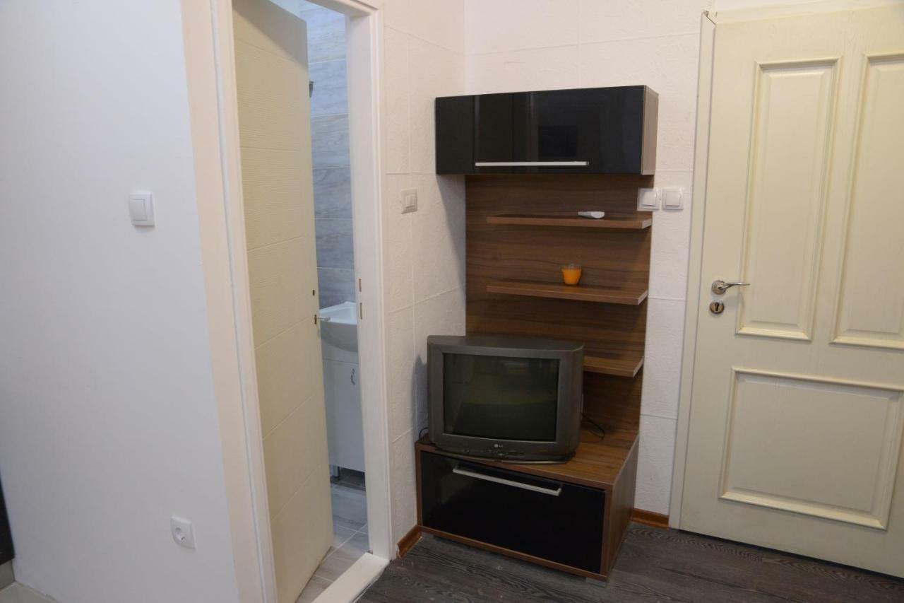 Guest House Golden Coin Ниш Екстер'єр фото