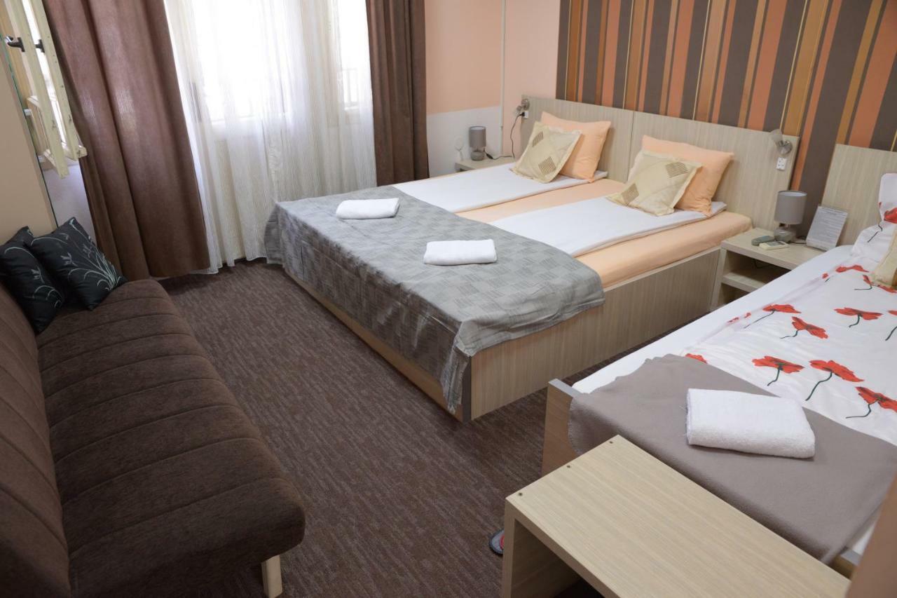 Guest House Golden Coin Ниш Екстер'єр фото