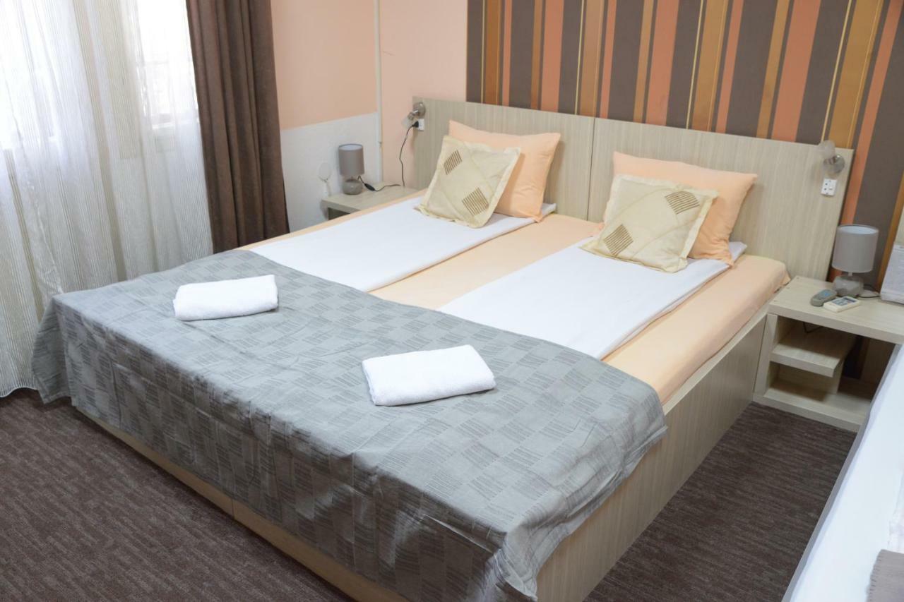 Guest House Golden Coin Ниш Екстер'єр фото