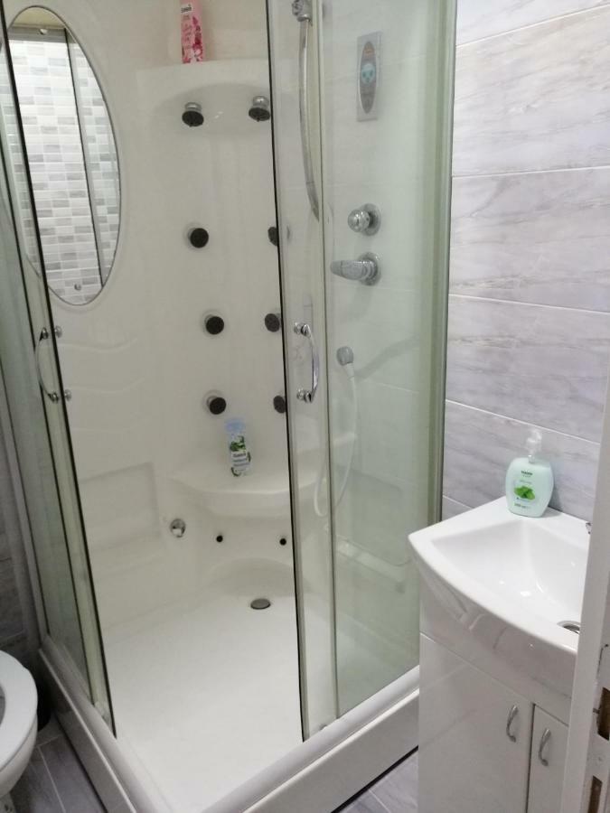 Guest House Golden Coin Ниш Екстер'єр фото