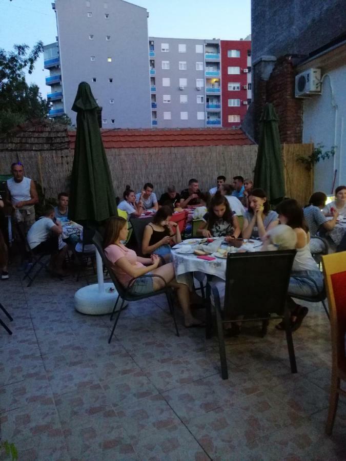 Guest House Golden Coin Ниш Екстер'єр фото