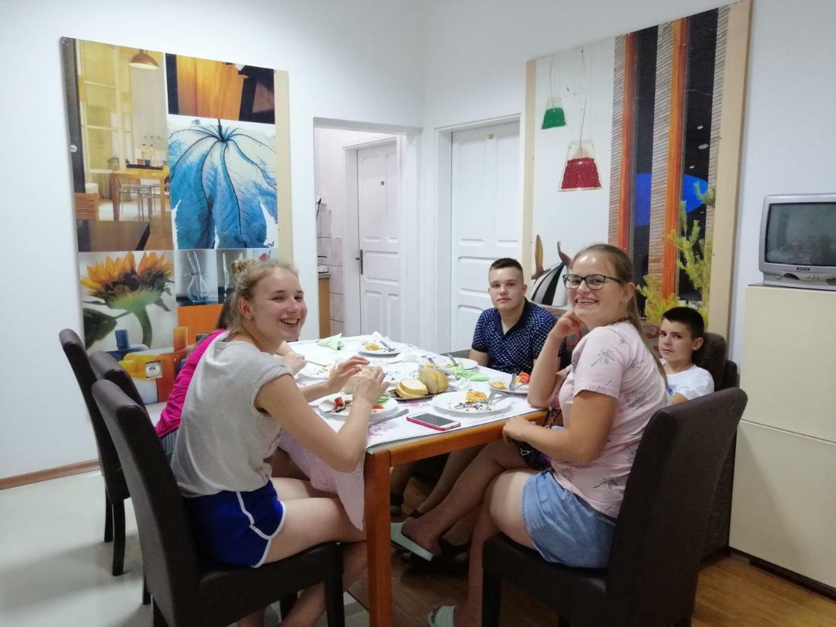 Guest House Golden Coin Ниш Екстер'єр фото